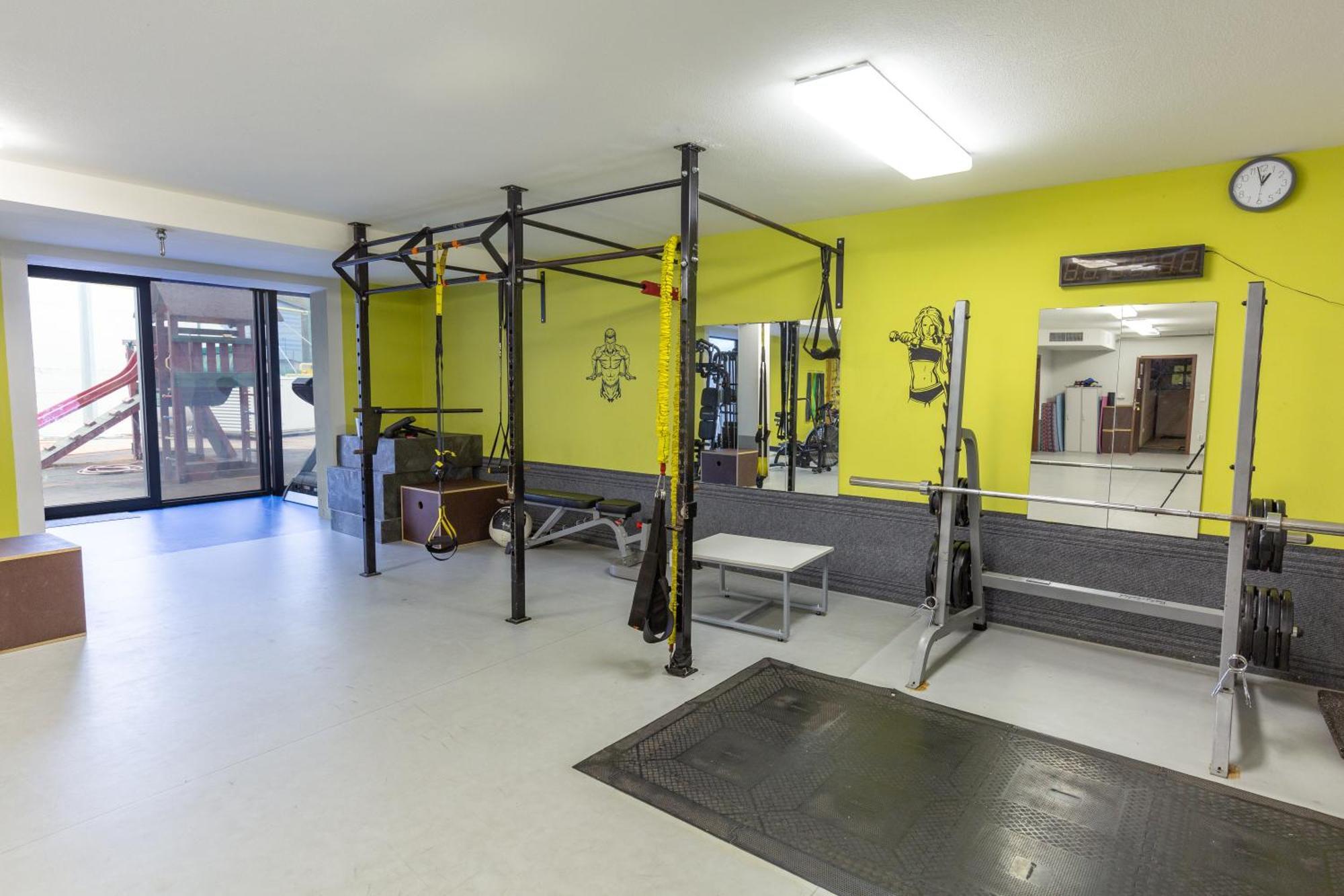 Baseline Sportovy Areal & Penzion บันสกาบิสตรีตซา ภายนอก รูปภาพ